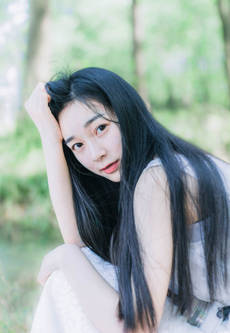我相信，真正在乎我的人是不会被别人抢走的，无论是友情，还是爱情。——三毛